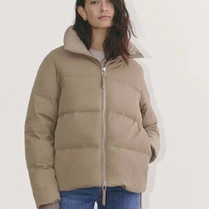 Everlane Beige Puffer Jacket - Casual Zip-Up Coat NWOT